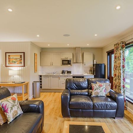 Bluebell Lodge 4 With Hot Tub Newton Stewart Bagian luar foto