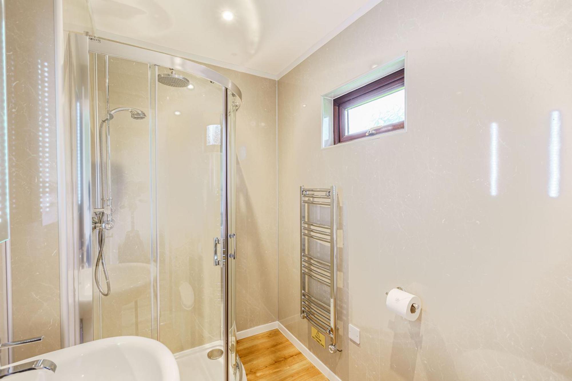 Bluebell Lodge 4 With Hot Tub Newton Stewart Bagian luar foto