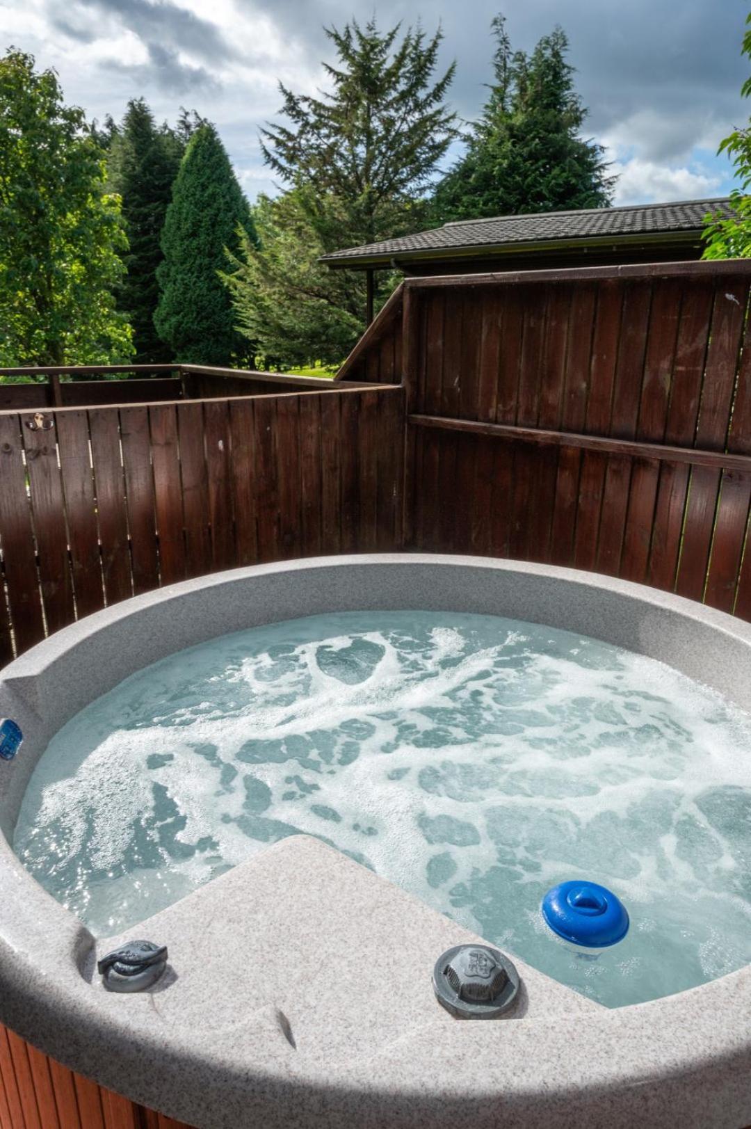 Bluebell Lodge 4 With Hot Tub Newton Stewart Bagian luar foto